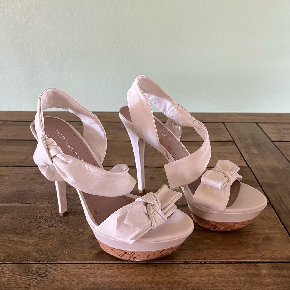 🌼 NWOB BCBGeneration Strap & Knot Platform Heels 🌼